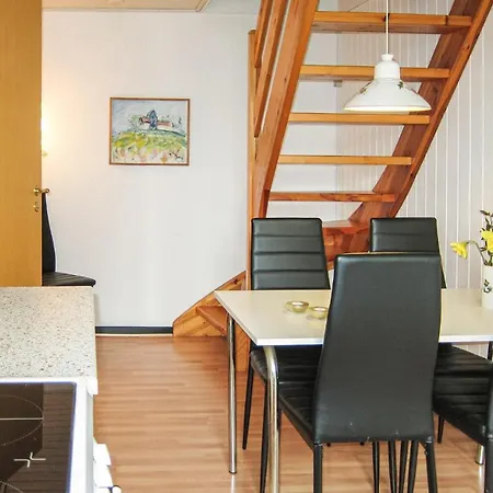 펜션 3 Bedroom Gorgeous In 론네