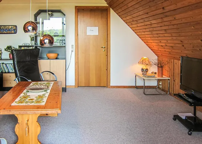 3 Bedroom Gorgeous In Σπίτι διακοπών *